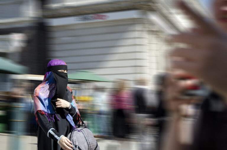What being a Niqabi in Australia can entail What being a Niqabi in Australia can entail